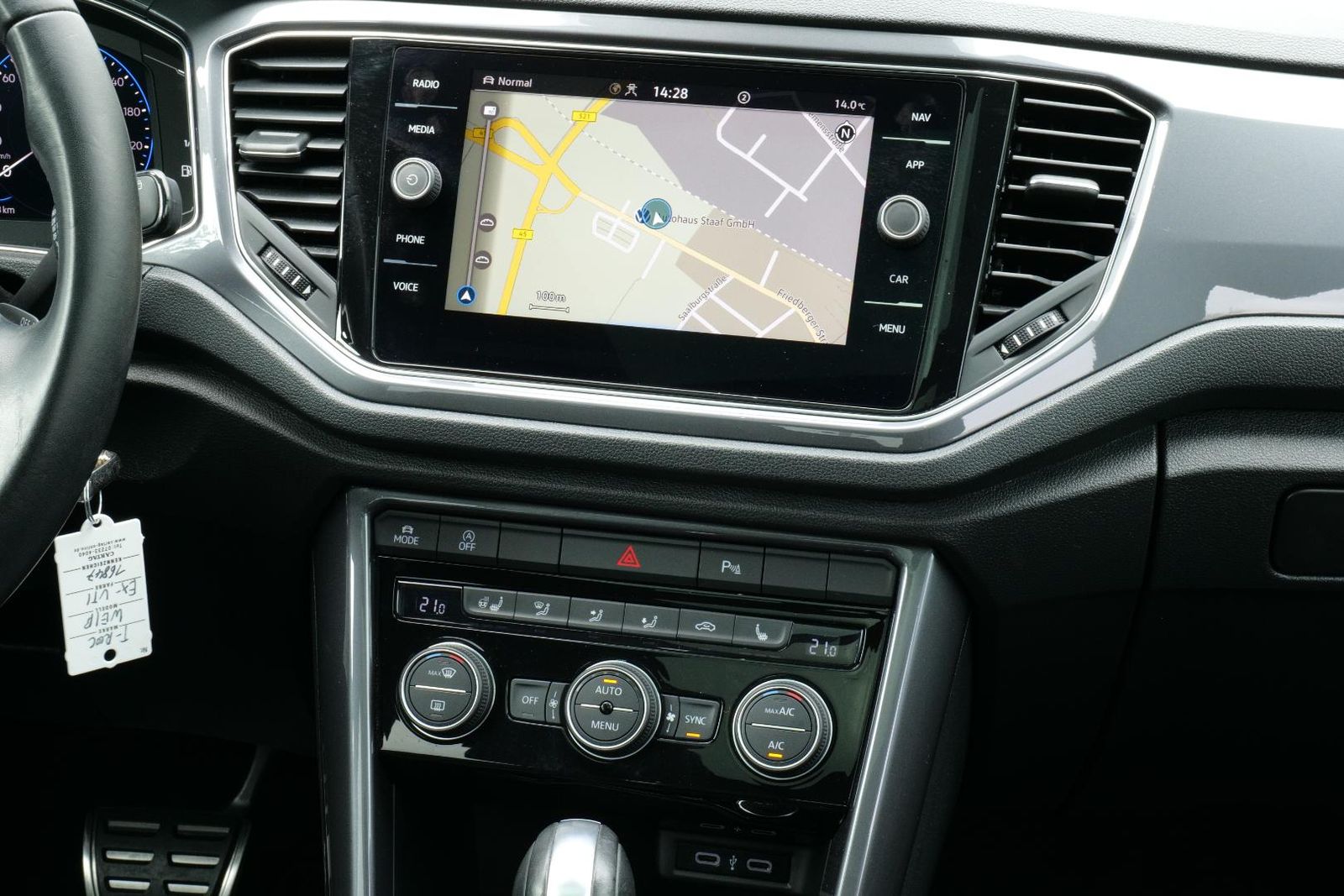 Volkswagen T-ROC Sport 1.5 TSI - Samsaru's Car Outlet