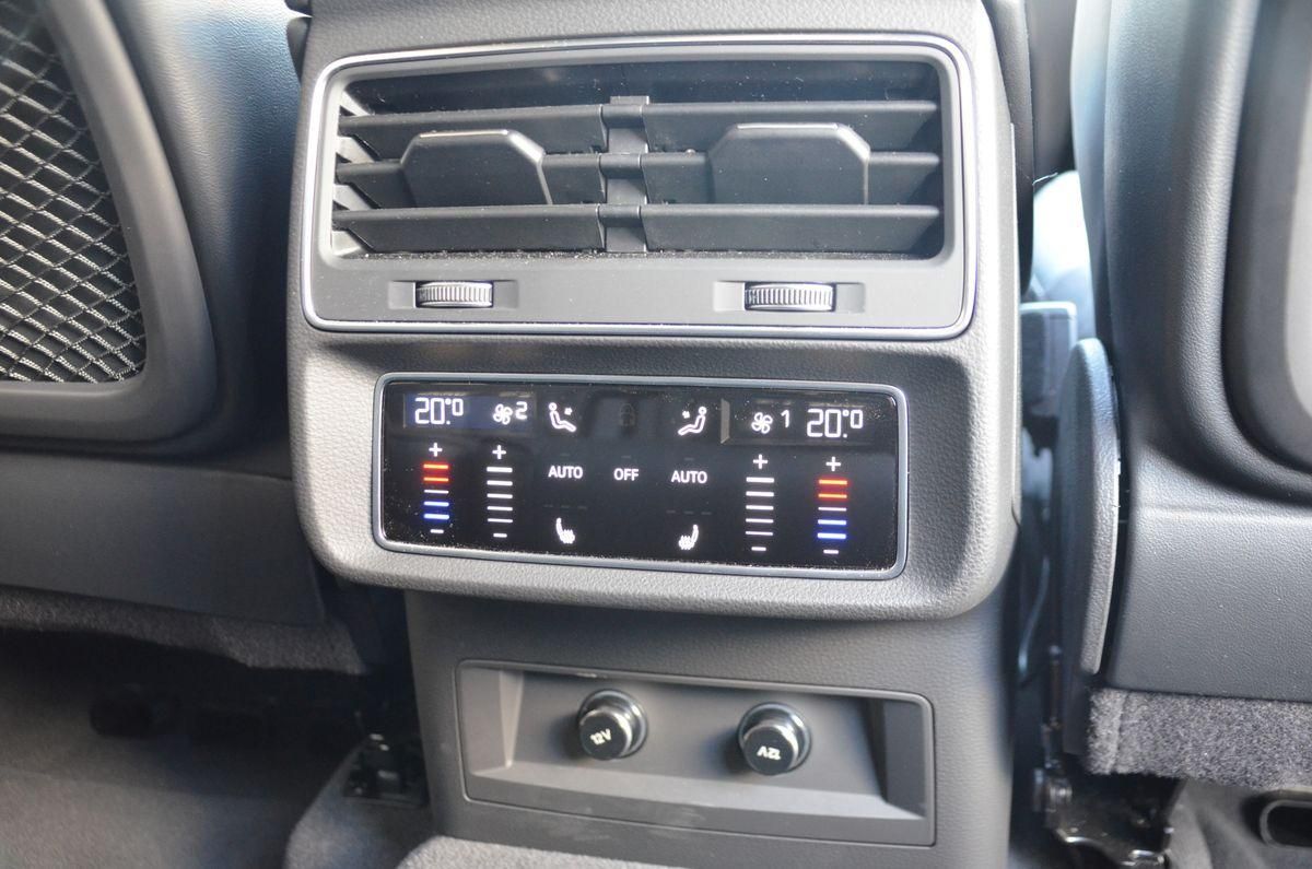 Audi Q7 50 TDI quatt S-LINE 7SITZ STNDHZ PANO AHK B&O