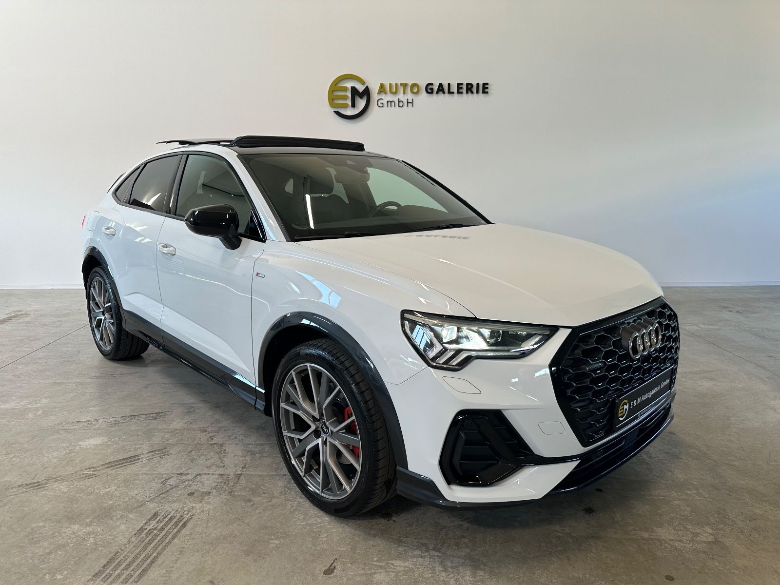 Audi Q3 Sportback 45 TFSI qu S line - Samsaru's Car Outlet
