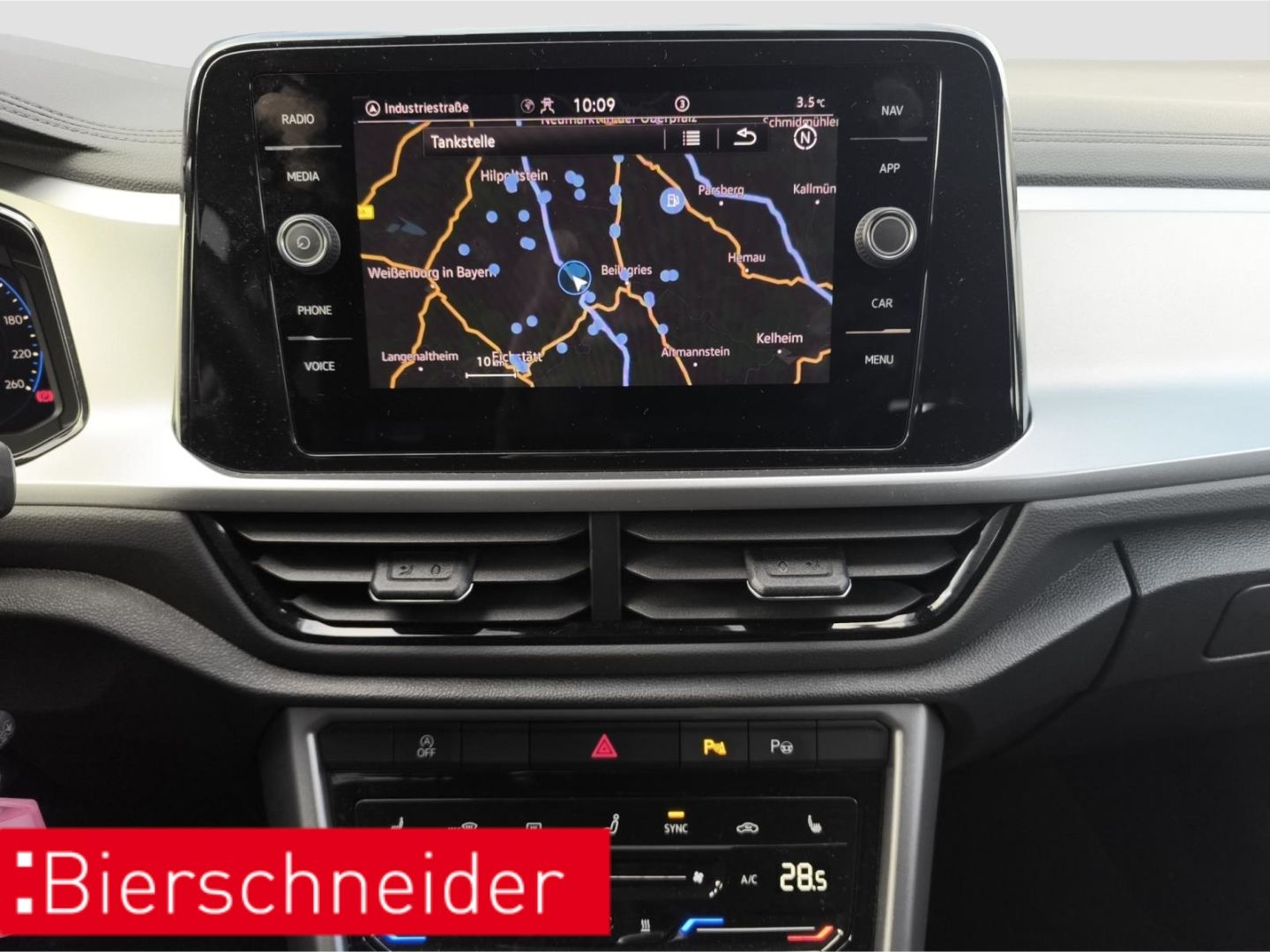 Volkswagen T-Roc 1.0 TSI - Samsaru's Car Outlet