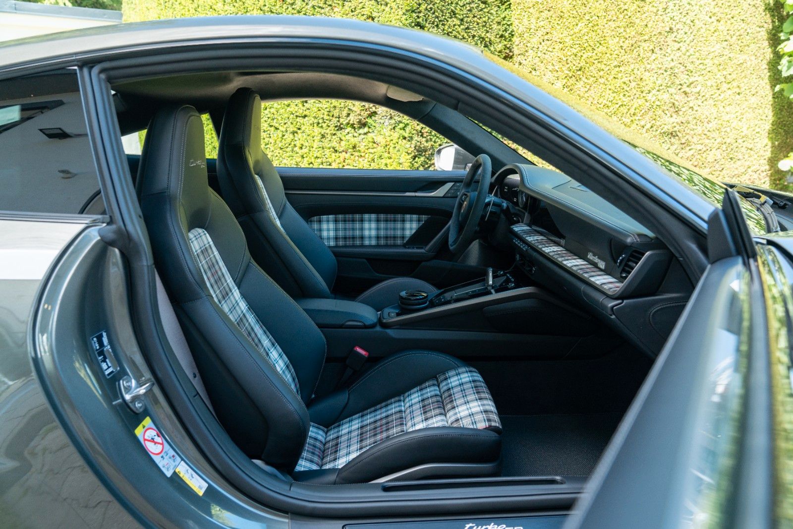Porsche 992 Turbo 50 Jahre/ HERITAGE PAK/ NACHT/ BURMEST