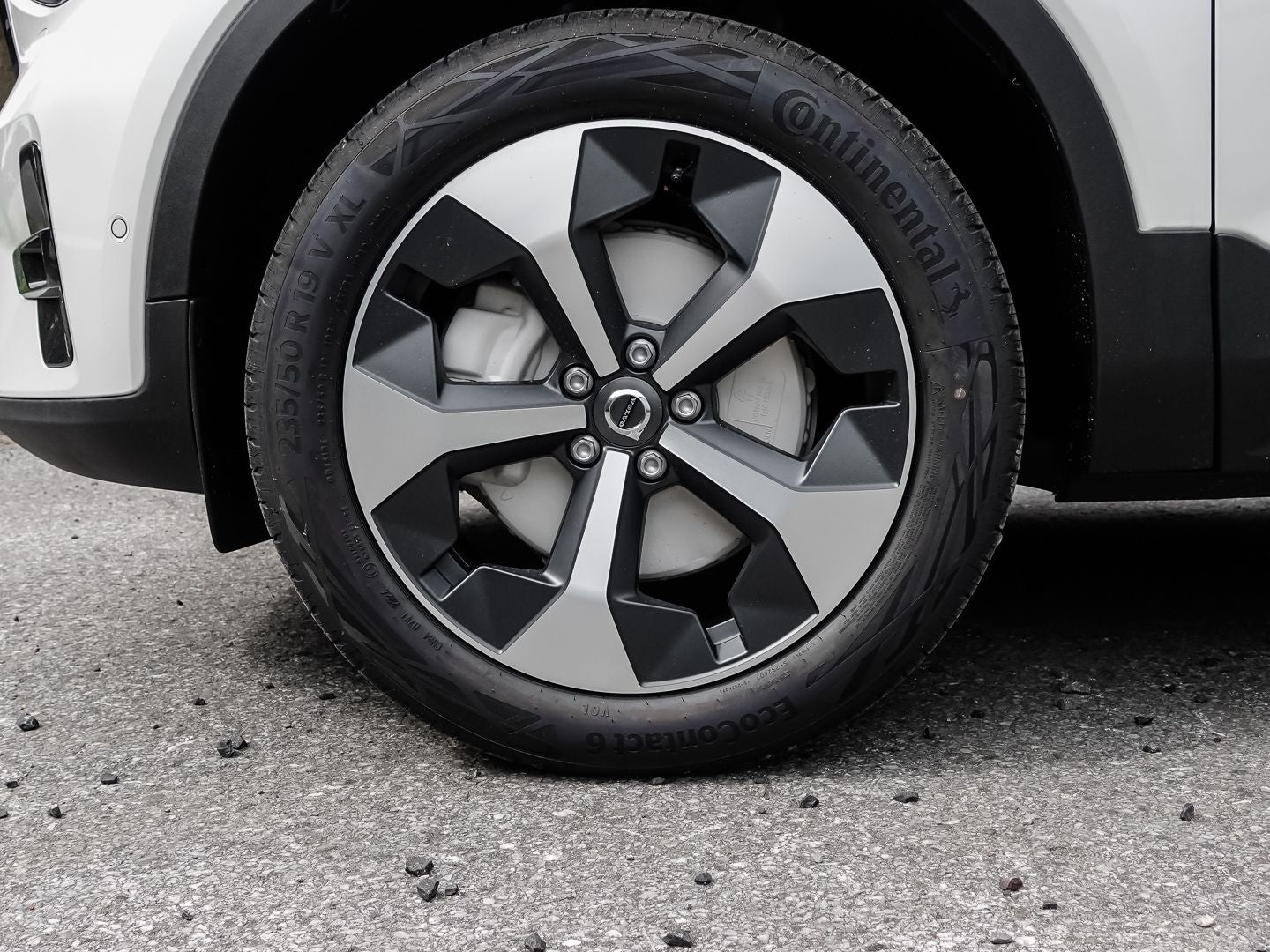 Volvo XC40 B3 Benzin Plus Dark - Samsaru's Car Outlet