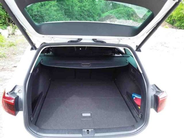 Volkswagen Passat Variant 2.0 TDI Business - Samsaru's Car Outlet