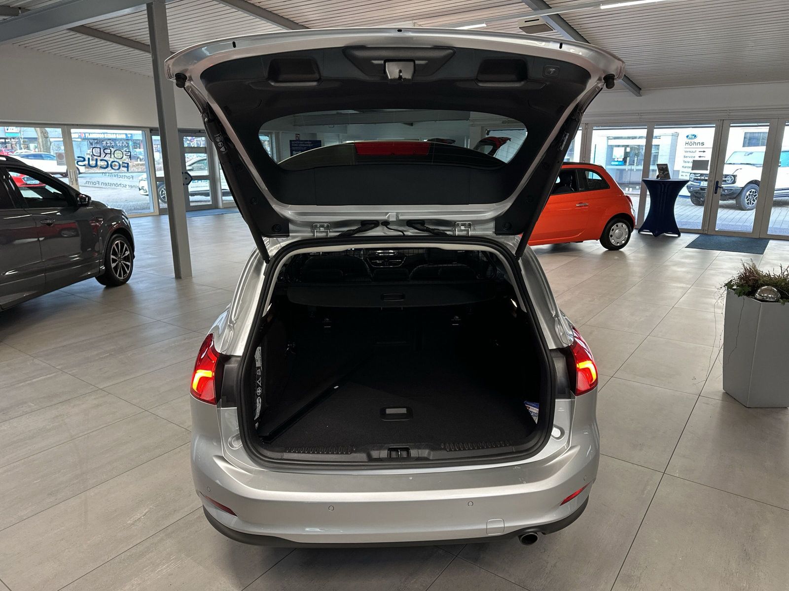 Ford Focus Turnier Titanium - Samsaru's Car Outlet