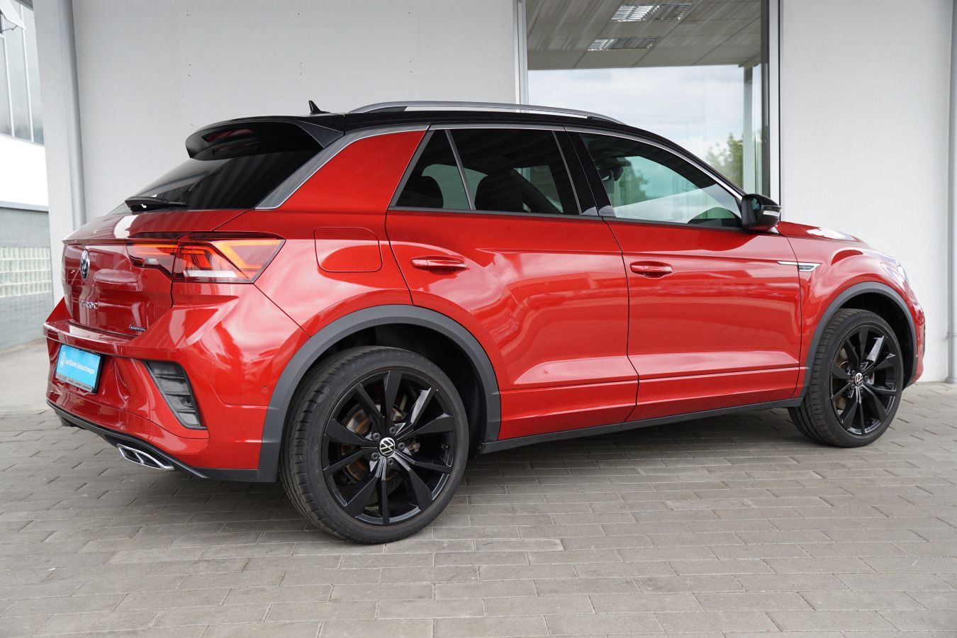 Volkswagen T-Roc R-Line 2.0 TSI DSG 4MOTION - Samsaru's Car Outlet