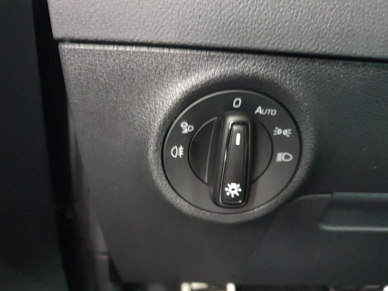 Skoda KAROQ 2.0 TSI 4x4 DSG Sportline Panodach AHK
