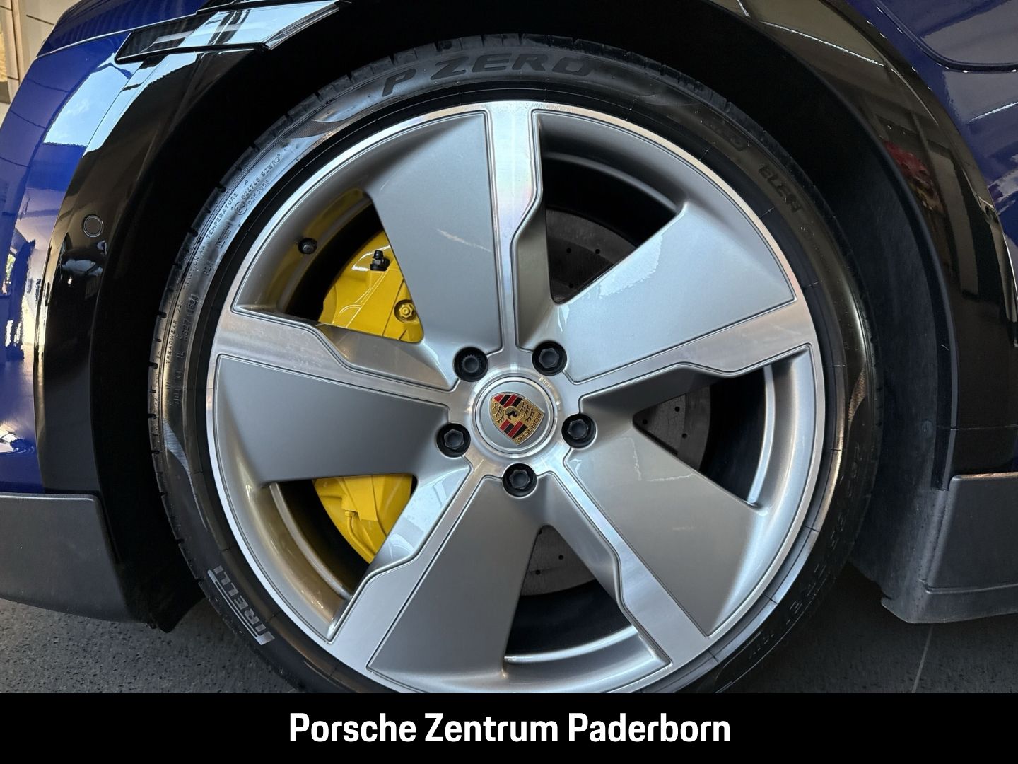 Porsche Taycan Turbo S Cross Turismo Burmester Panorama