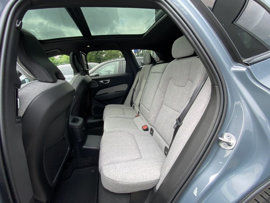 Volvo XC60 Ultimate Dark Recharge Plug-In Hybrid AWD T