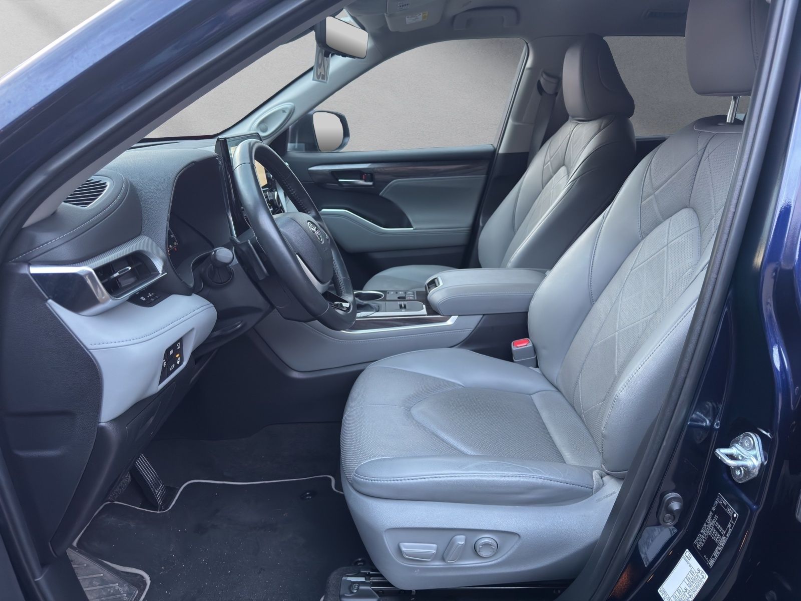 Toyota Highlander Hybrid Luxury 7 SITZER+LEDER+AHK+JBL