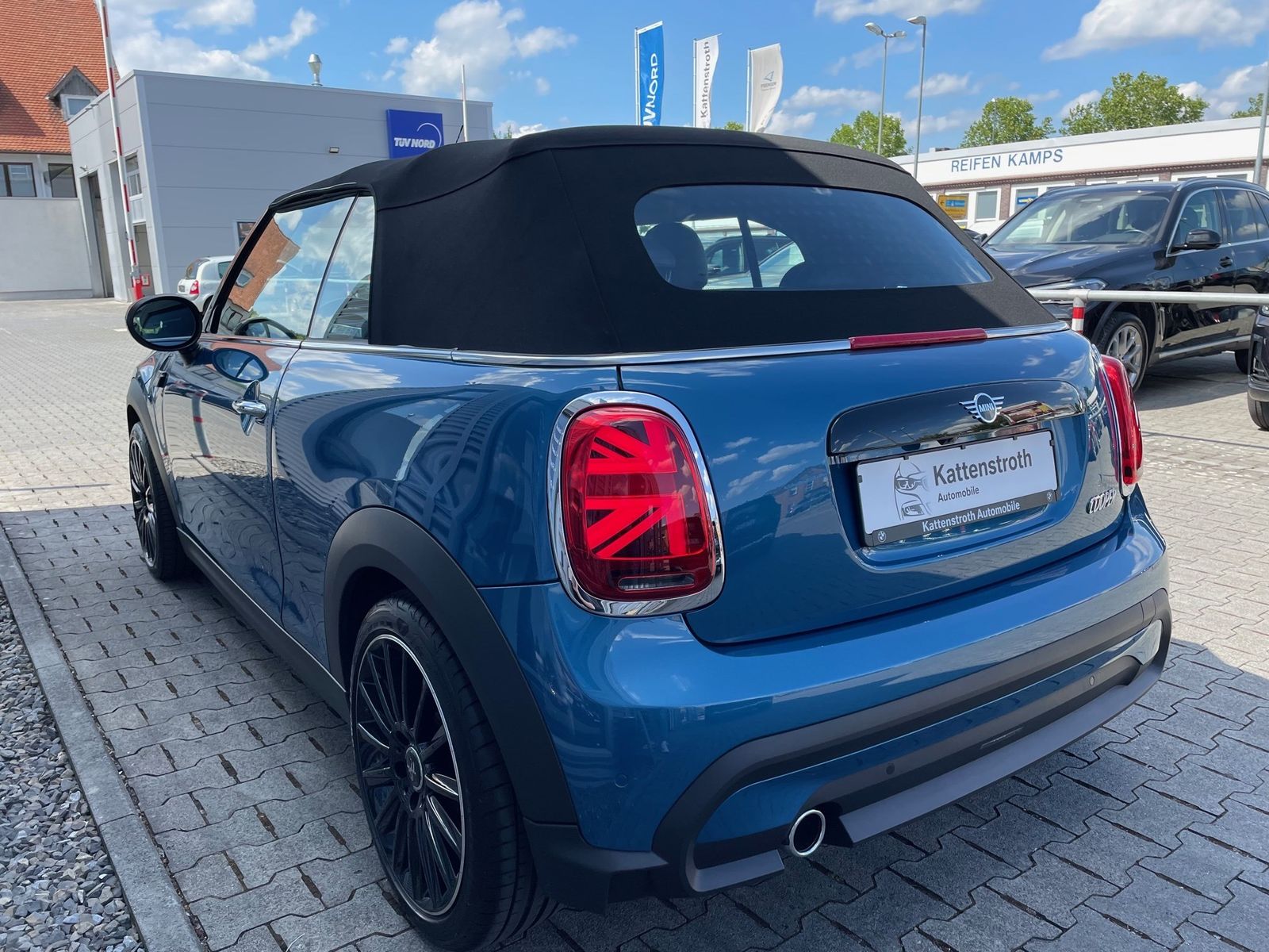 MINI Cooper - Samsaru's Car Outlet