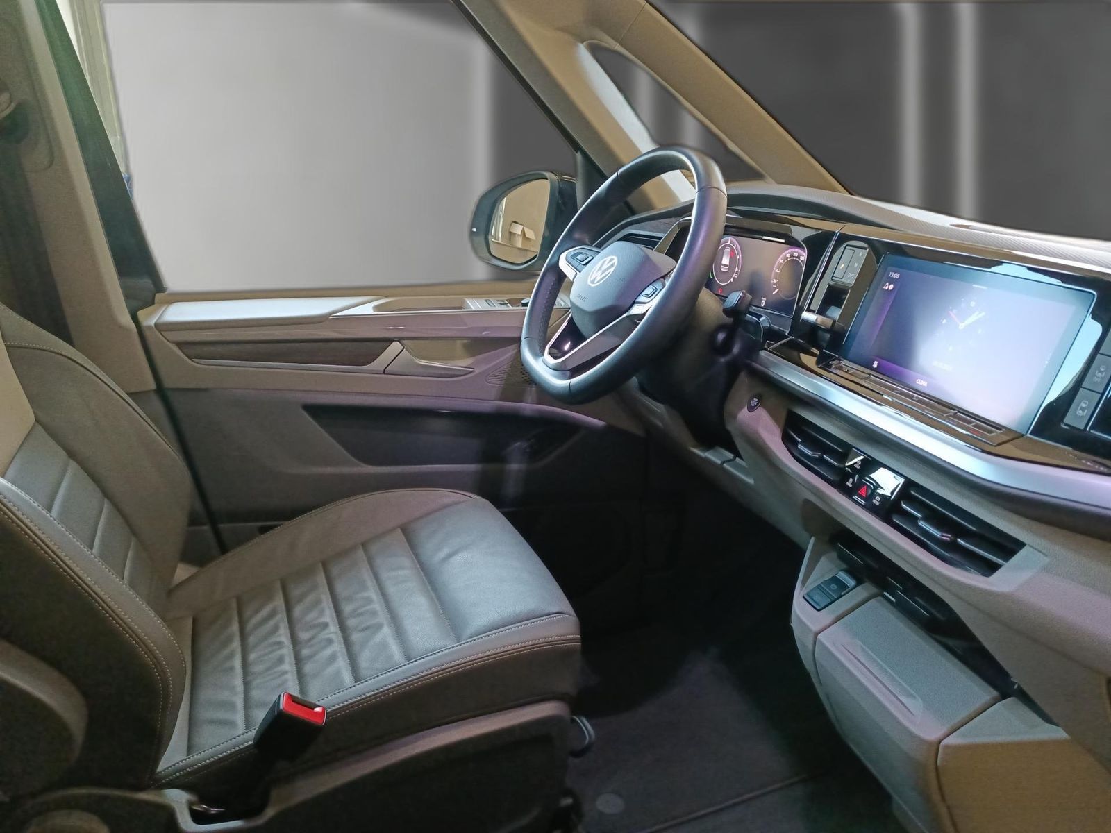 Volkswagen T7 Multivan 1,5 TSI eHybrid lang 4M AHK*ACC*LED