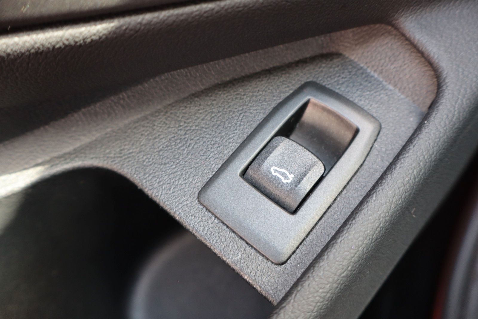 BMW 320 d Luxury Line - Samsaru's Car Outlet