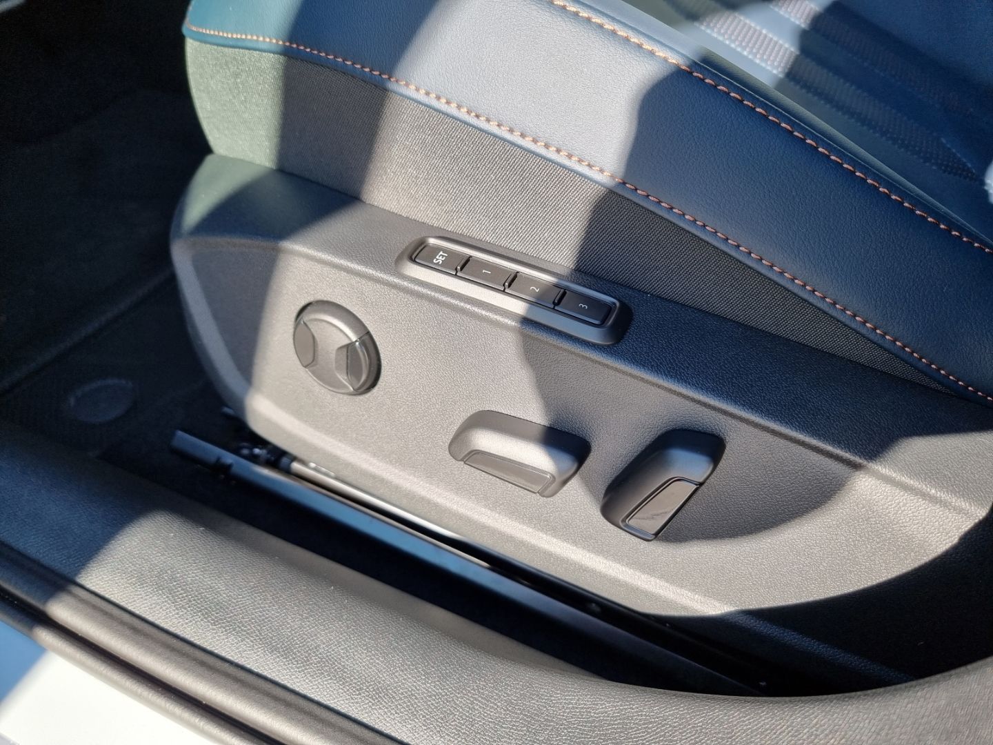 Cupra Formentor 2.0 TSI DSG 4Drive VZ ACC DCC Pano AHK