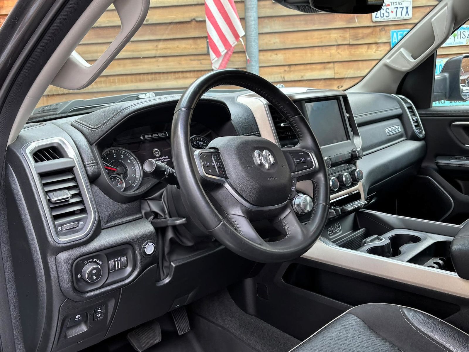 Dodge RAM 1500 Laramie 5.7L AHK Memory 4x4 Alpine LPG