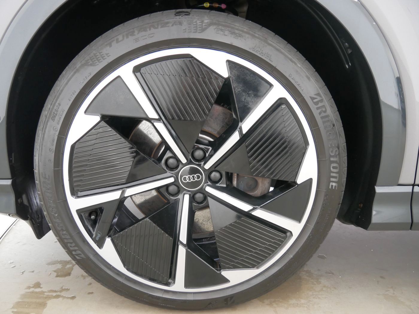 Audi Q4 50 e-tron quattro S line MATRIX AHK PANO ACC