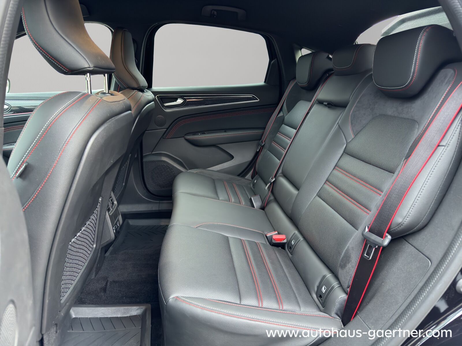 Renault Arkana R.S. Line E-TECH 145 - Samsaru's Car Outlet