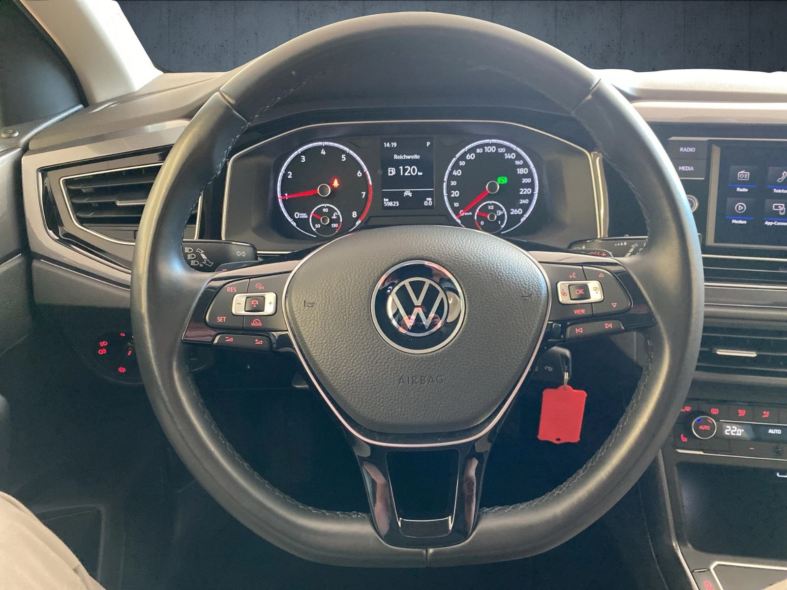 Volkswagen Polo VI Highline - Samsaru's Car Outlet