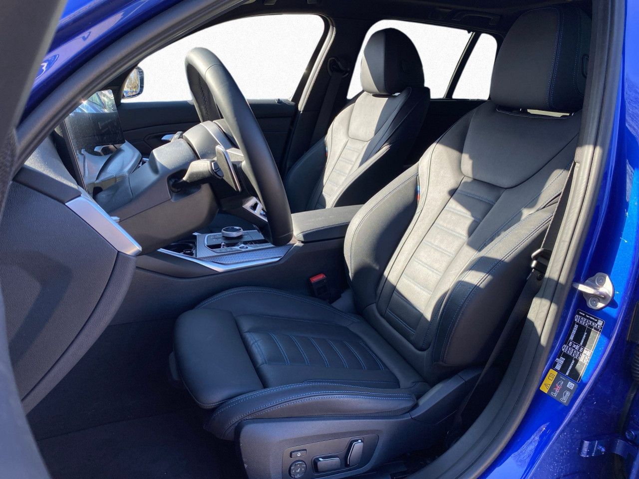 BMW 330e xD Tour M SPORT AdLED DAPr Pano 360° HK