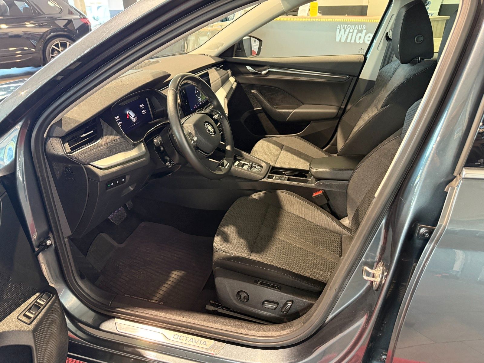 Skoda Octavia Combi First Edition iV - Samsaru's Car Outlet