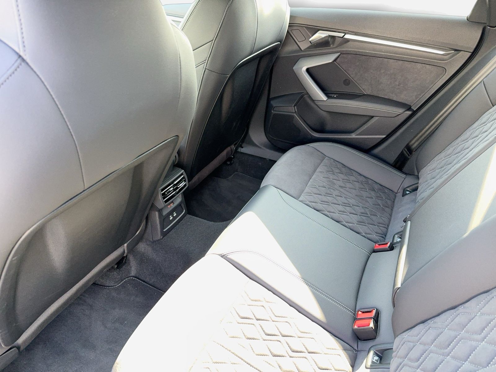 Audi A3 Sportback 35TFSI S-Line |Pano|AHK