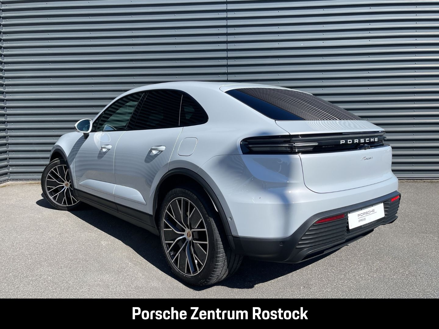Porsche Macan InnoDrive BOSE Luftfederung 21-Zoll