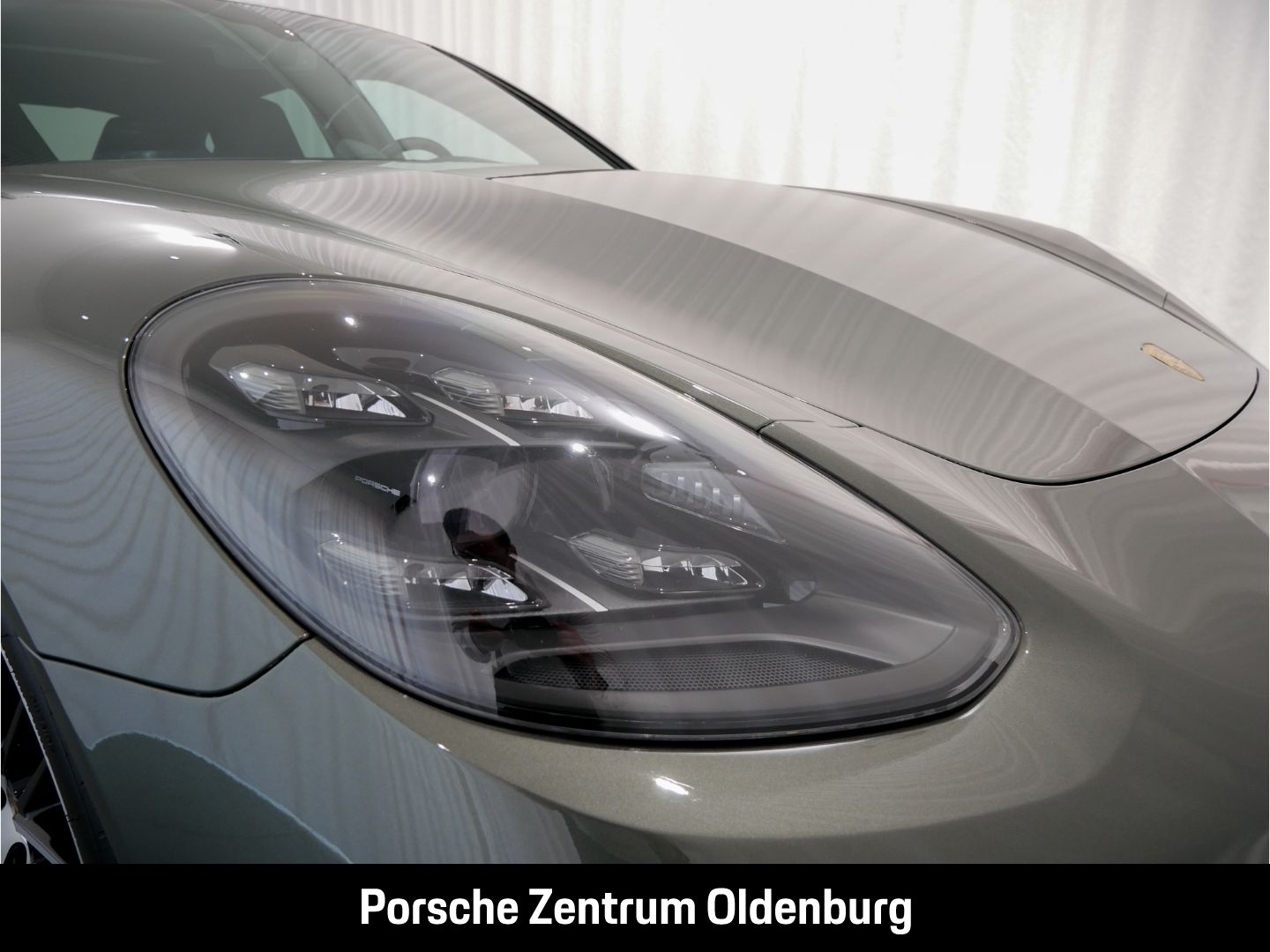 Porsche Panamera 4 E-Hybrid Platinum Edition Matrix LED