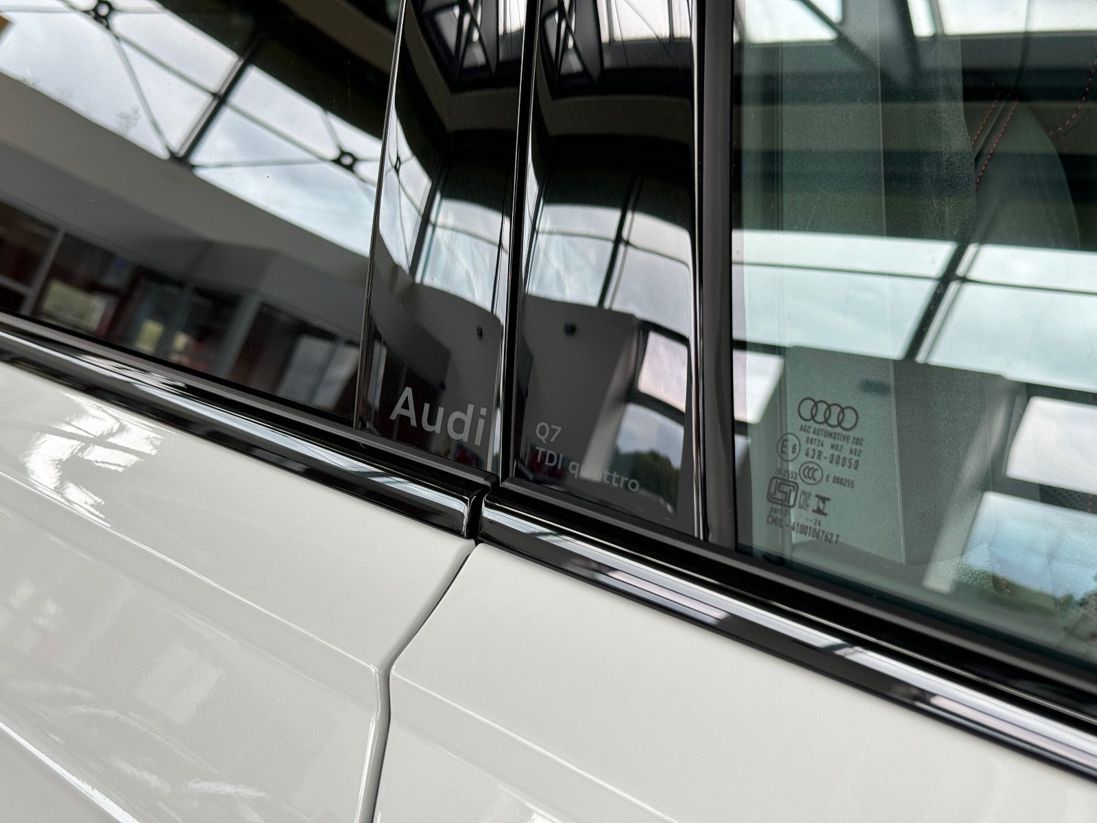 Audi Q7 50 TDI 2x S line Wankstabilisierung OLED Matr