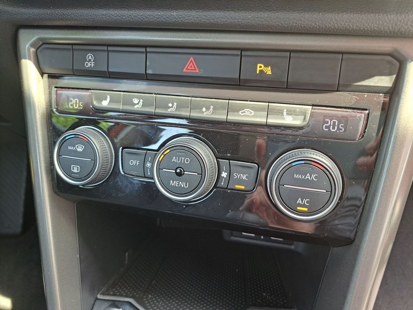 Volkswagen T-ROC Style 1.0 TSI - Samsaru's Car Outlet