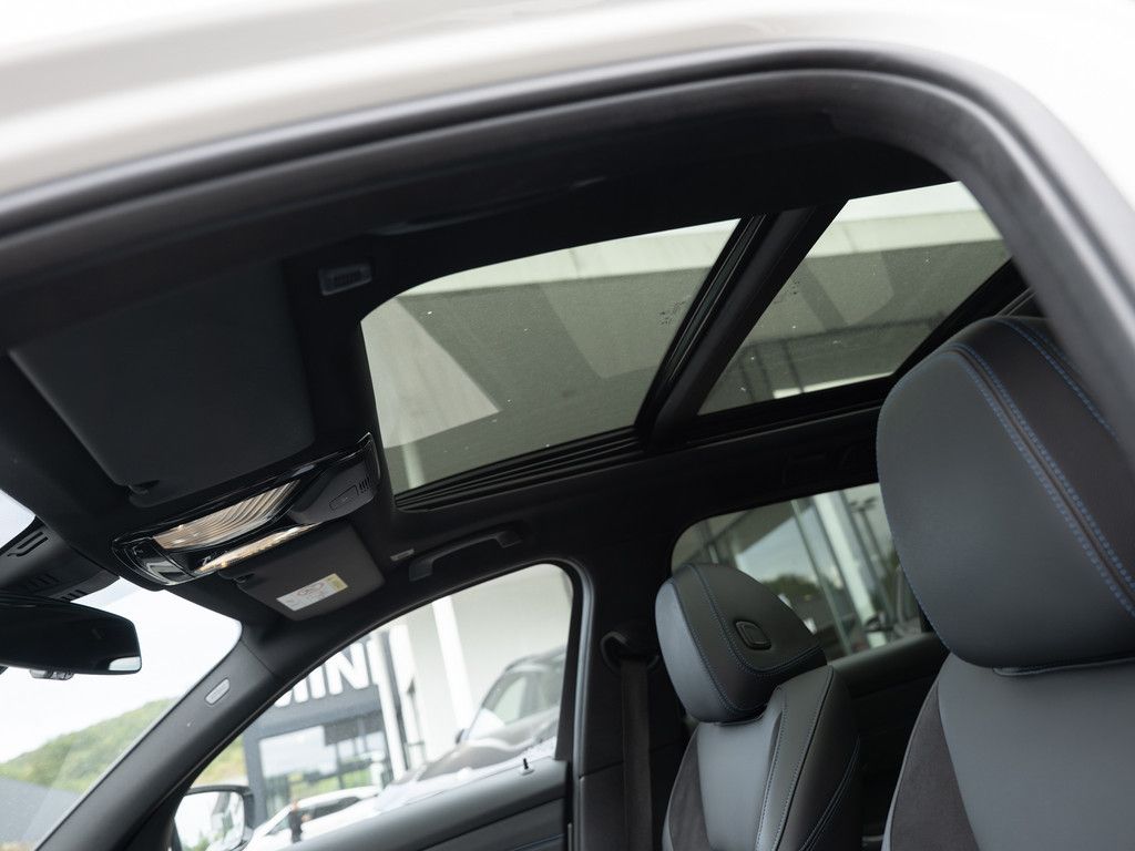 BMW 330e Touring xDrive M-Sport PANO AHK HUD LASER