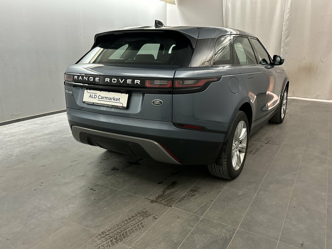 Range Rover Velar P400e - Samsaru's Car Outlet