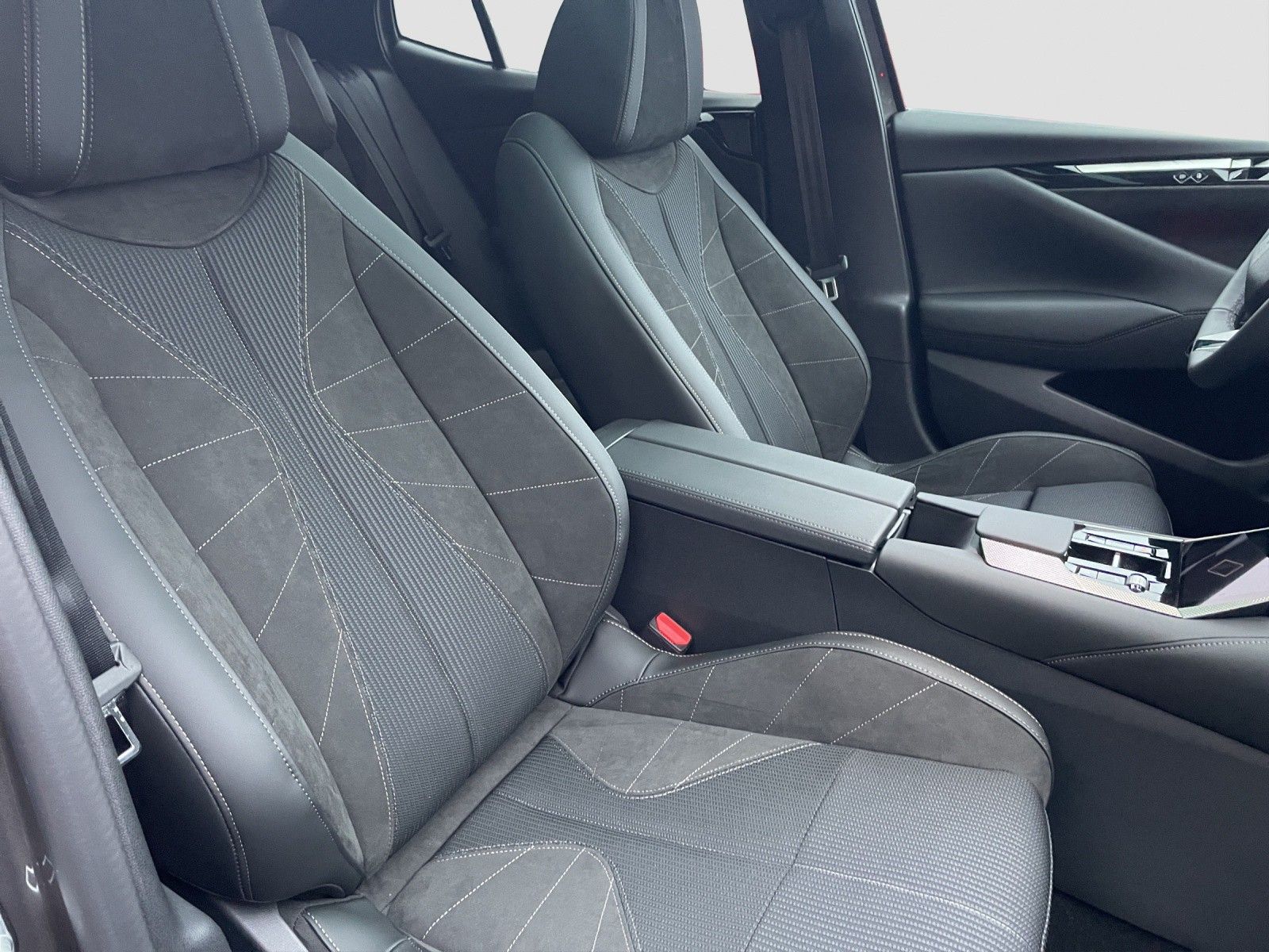 DS Automobiles DS4 Etoile + Alcantara 145 Hybrid  136 AHK/Komfo