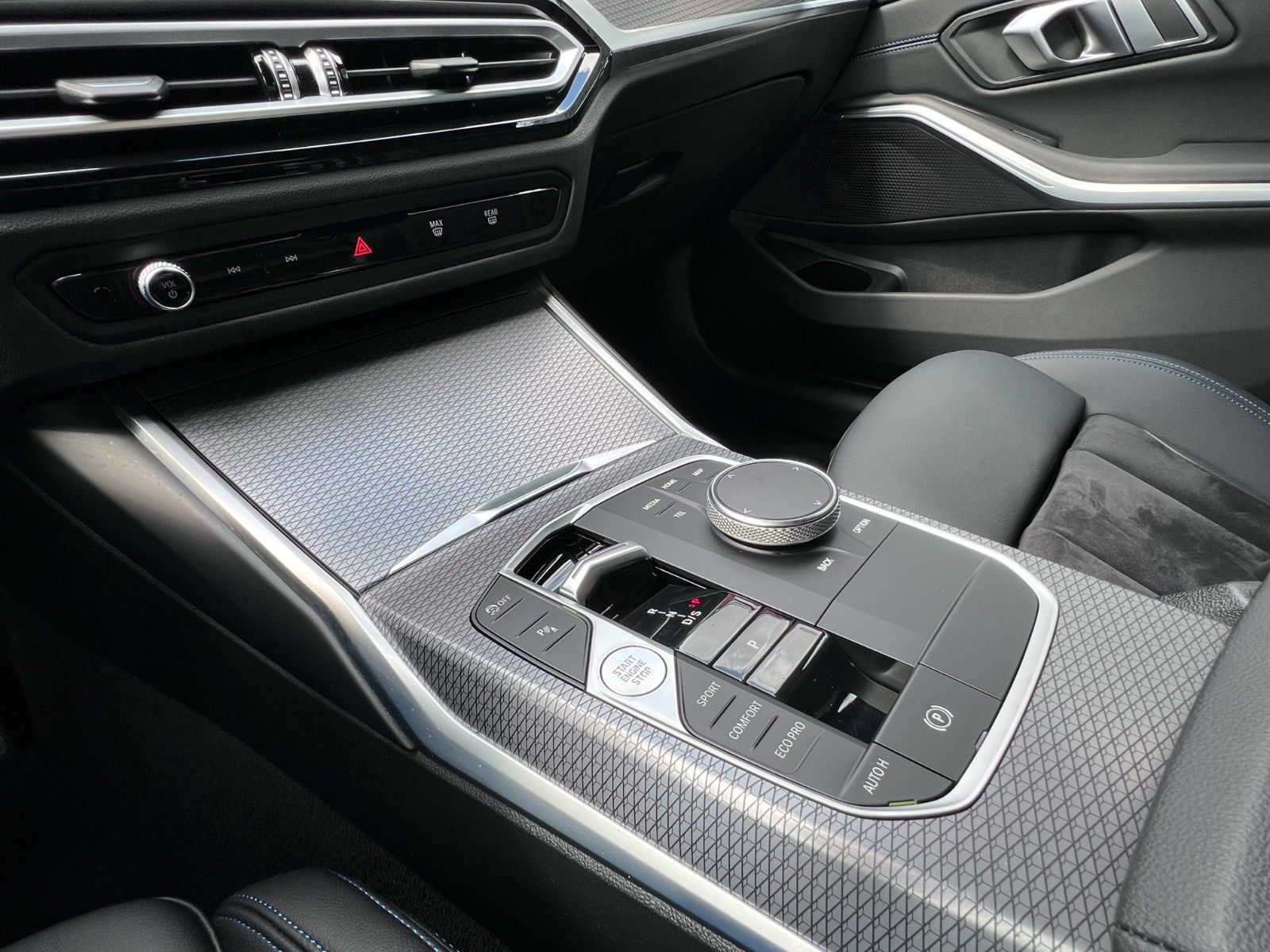 BMW 320d Lim xDrive M Sport - Samsaru's Car Outlet