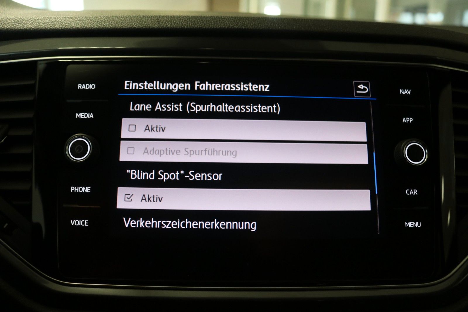 Volkswagen T-Roc Sport 4M R-Line - Samsaru's Car Outlet