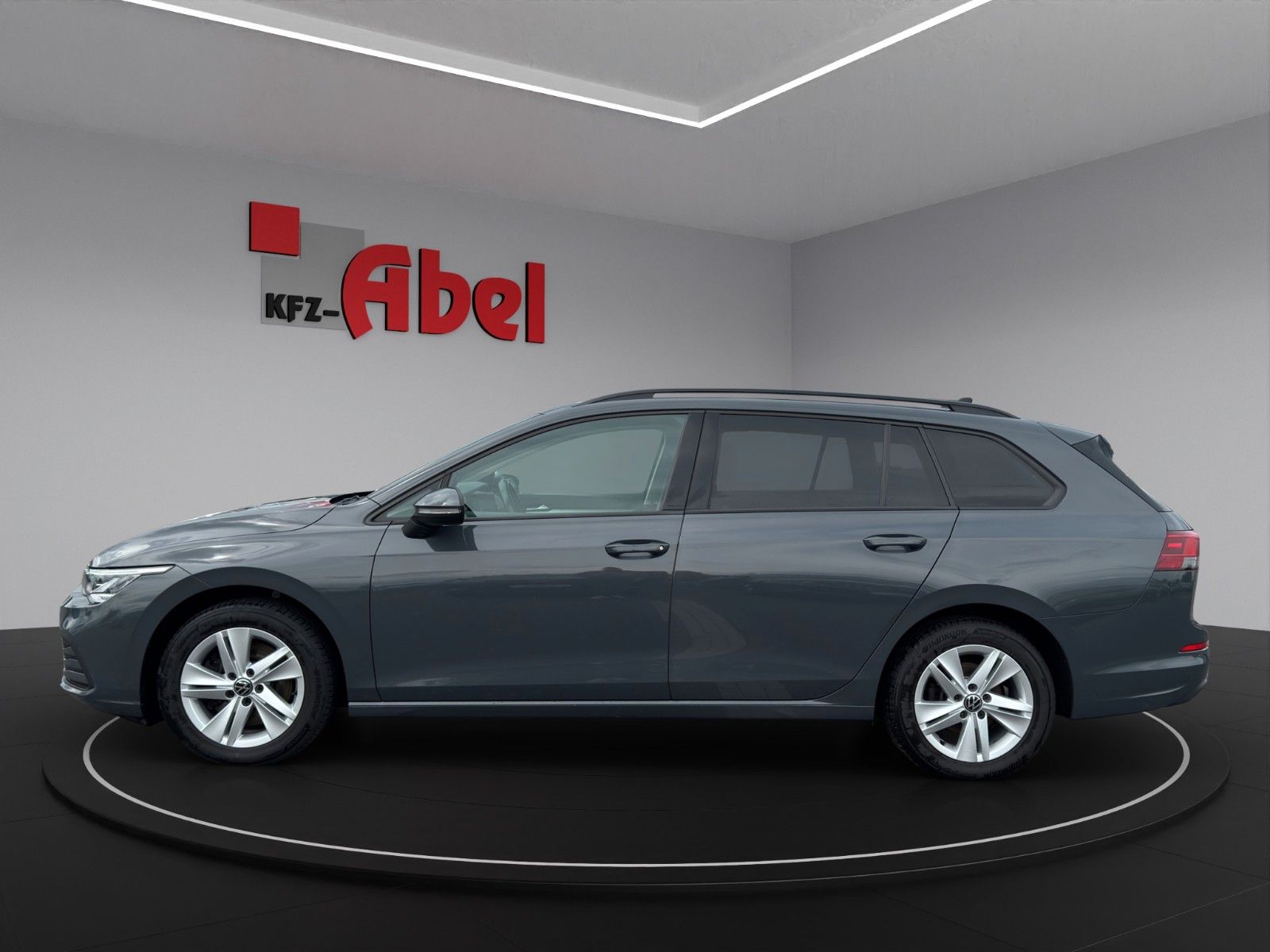 Volkswagen Golf VIII 2,0TDI DSG Var Life - Samsaru's Car Outlet