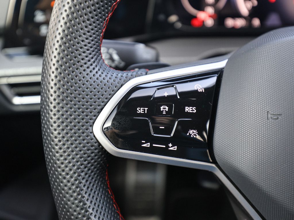 Volkswagen Golf VIII GTI Clubsport DSG - Samsaru's Car Outlet