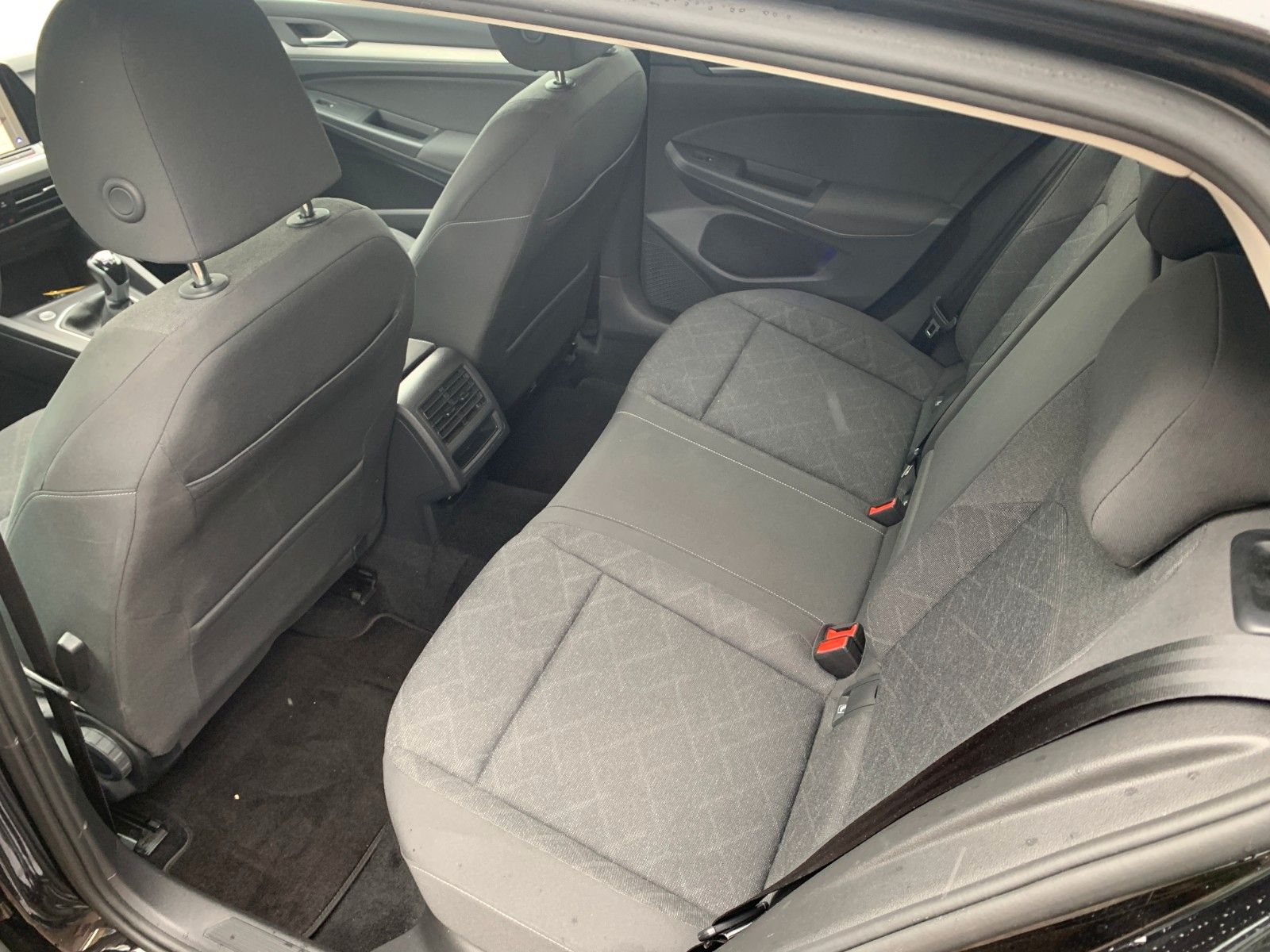 Volkswagen Golf - Samsaru's Car Outlet