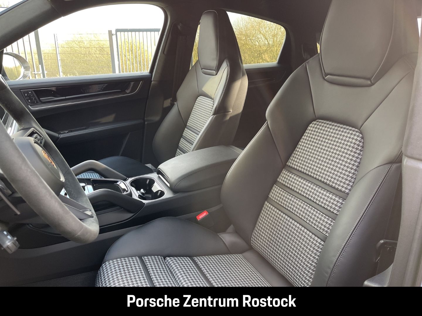 Porsche Cayenne E-Hybrid Coupe Sportabgas LED-Matrix
