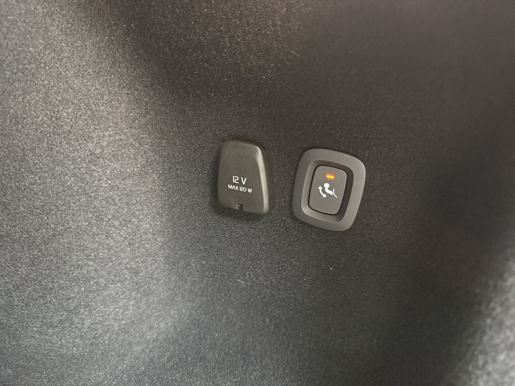 Volvo V60 T6 Plus Dark Recharge Plug-In Hybrid AWD