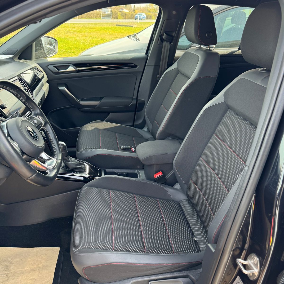 Volkswagen T-Roc Sport 1.5 TSI - Samsaru's Car Outlet