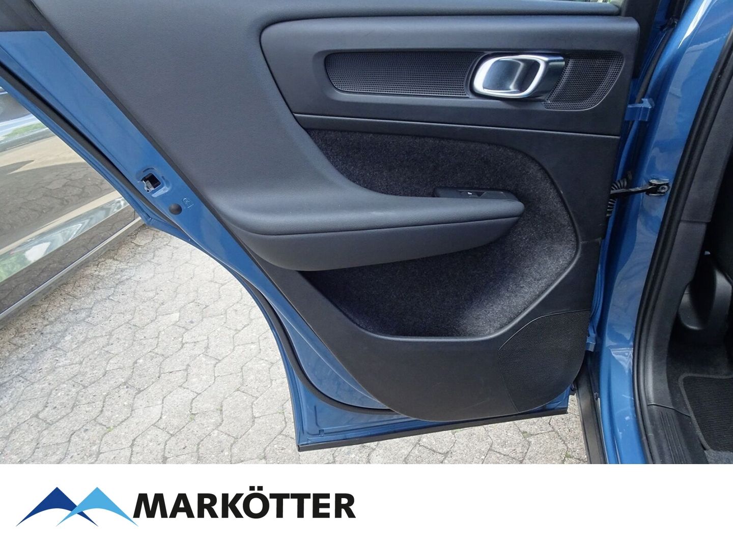 Volvo XC40 B3 Plus Dark - Samsaru's Car Outlet