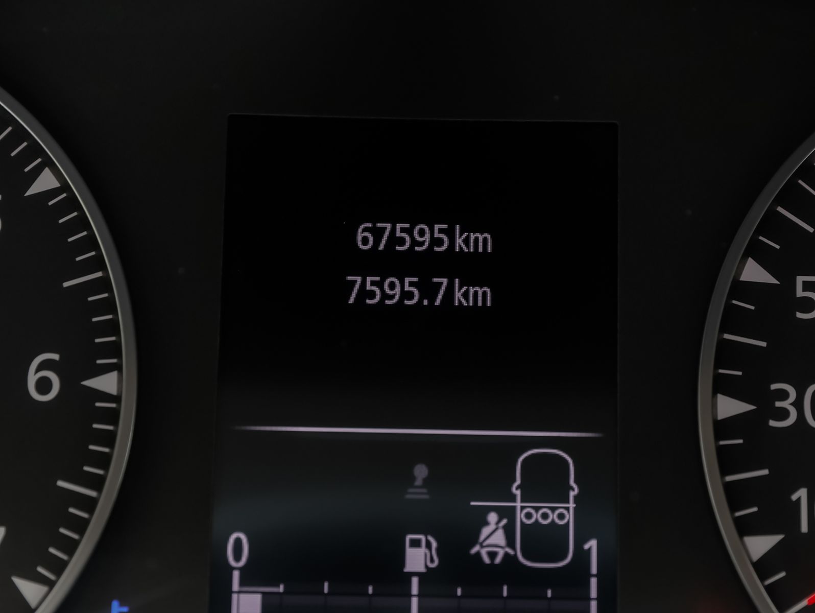 Dacia Duster Prestige Blue dCi 115 2WD - Samsaru's Car Outlet