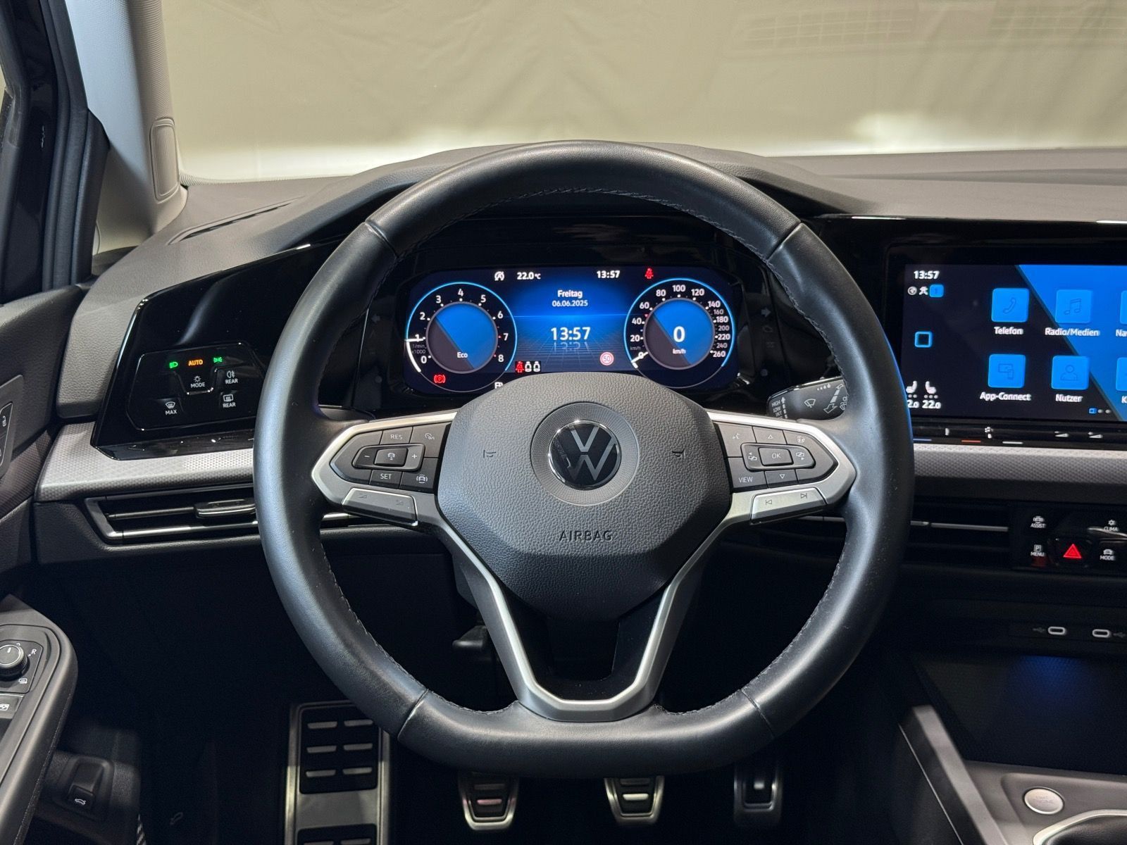Volkswagen Golf Variant Active 1.5 TSI - Samsaru's Car Outlet