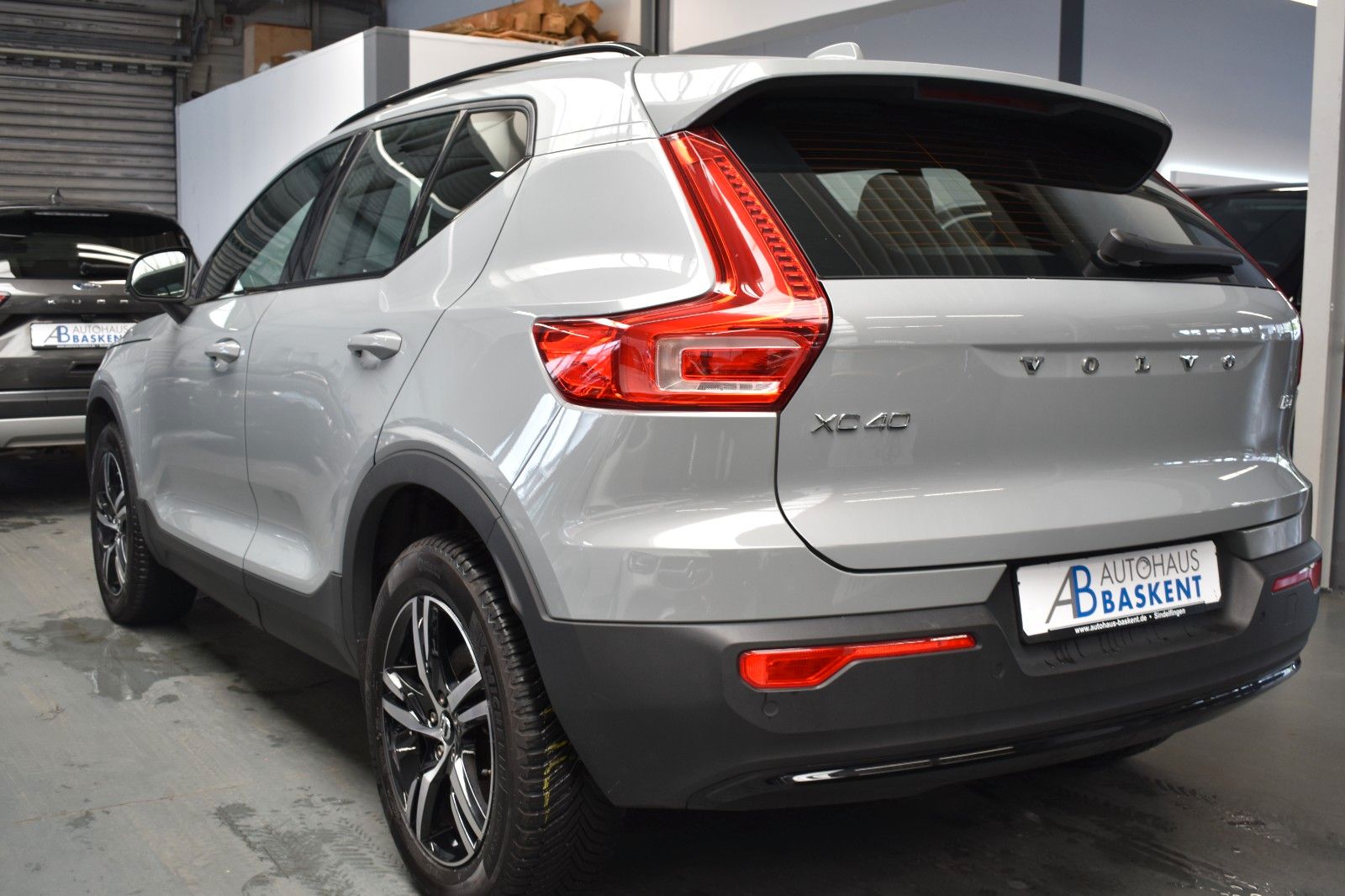 Volvo XC40 Plus Dark *AHK*HARMAN&KARDON*LED*SHZ*LEDER*