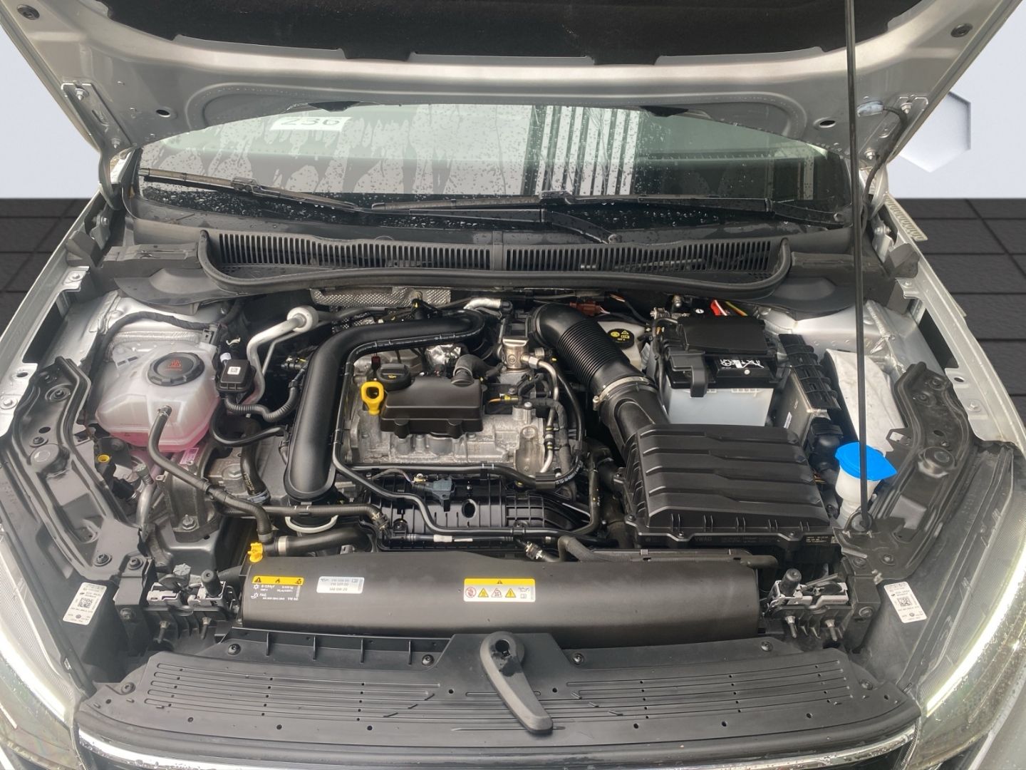 Volkswagen Taigo Life 1.0TSi - Samsaru's Car Outlet