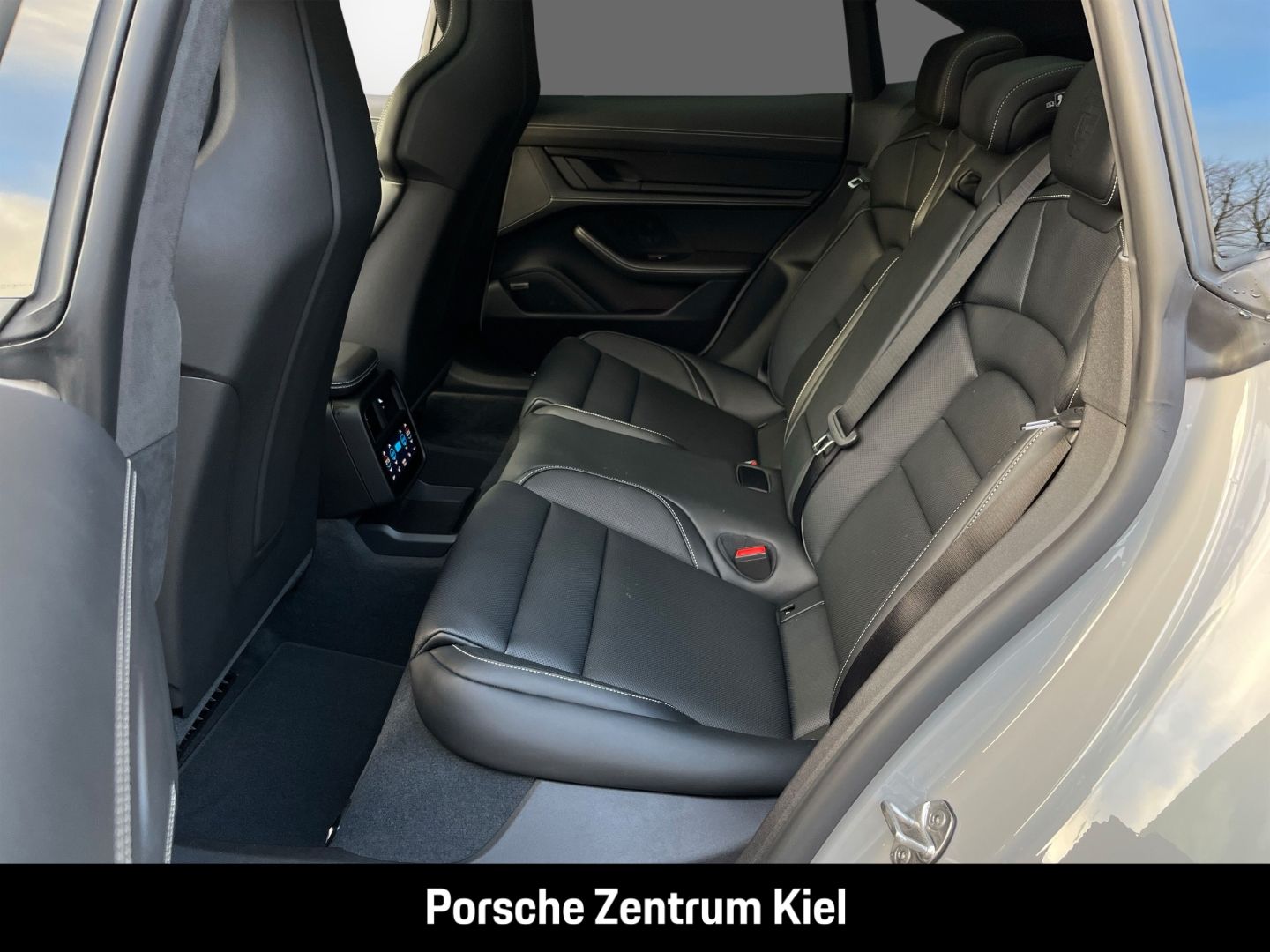 Porsche Taycan GTS HA-Lenkung InnoDrive Head-Up BOSE