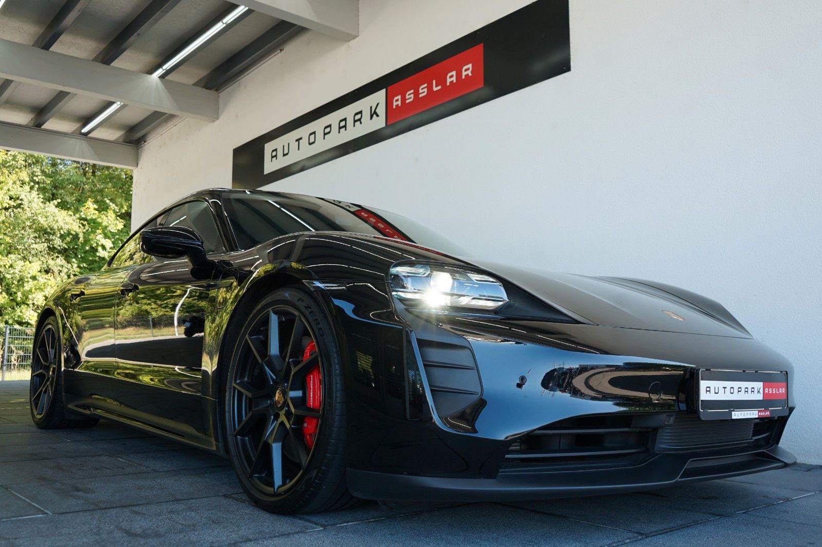 Porsche Taycan GTS BLACK/PANO/P-DISPLAY/MATRIX/360°/21z