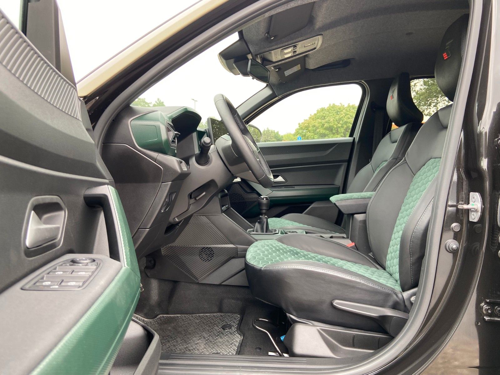 Dacia Duster Extreme TCe 130 4WD - Samsaru's Car Outlet