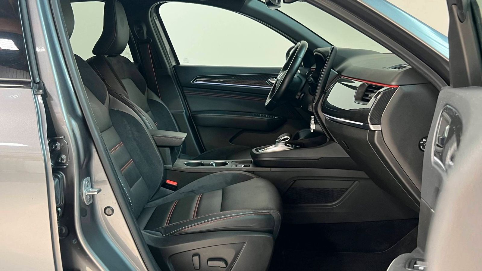 Renault Arkana 1.6 E-TECH Hybrid 145 R.S. Line - Samsaru's Car Outlet