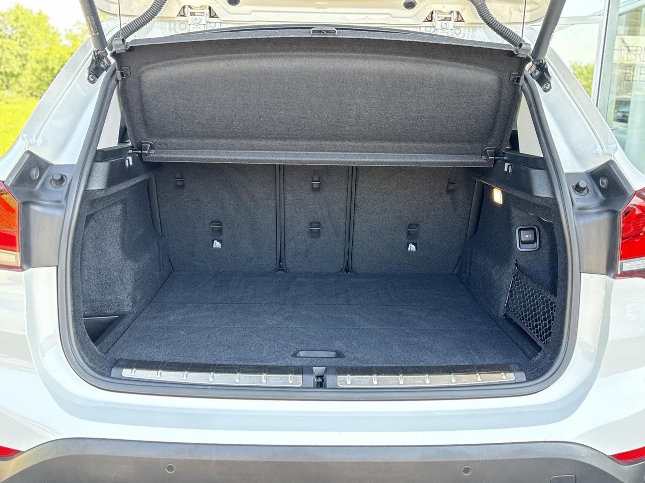BMW X1 xDrive20d - Samsaru's Car Outlet