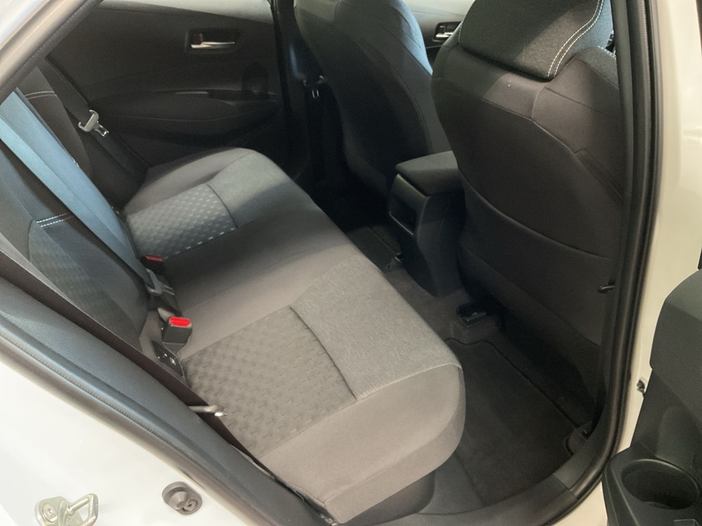 Toyota Corolla 1.8 Hybrid Comfort *LED*CAM*ACC*CarPlay*